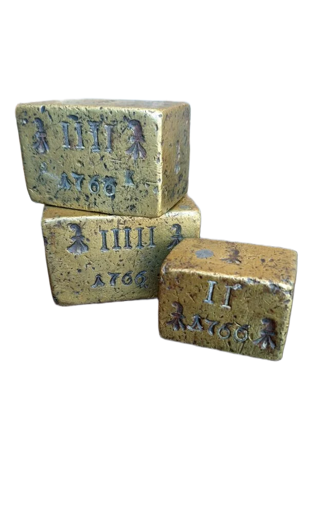 20250511 113108 608x1024 1 série de 3 poids datée 1766 en laiton avec fleurs de lys 20250511 113108 608x1024 1 série de 3 poids datée 1766 en laiton avec fleurs de lys