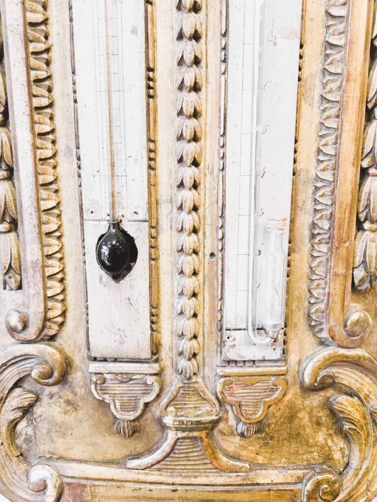 20250905 152736 Grand baromètre -thermomètre en bois doré du début du XIXème siècle 20250905 152736 Grand baromètre -thermomètre en bois doré du début du XIXème siècle