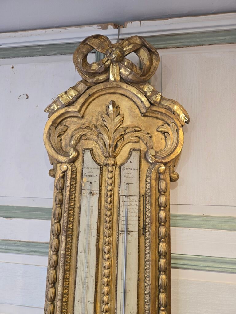 20250905 152854 Grand baromètre -thermomètre en bois doré du début du XIXème siècle 20250905 152854 Grand baromètre -thermomètre en bois doré du début du XIXème siècle