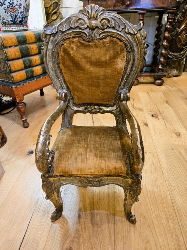 20251009 161152 Petit fauteuil italien doré – XIXᵉ siècle 20251009 161152 Petit fauteuil italien doré – XIXᵉ siècle
