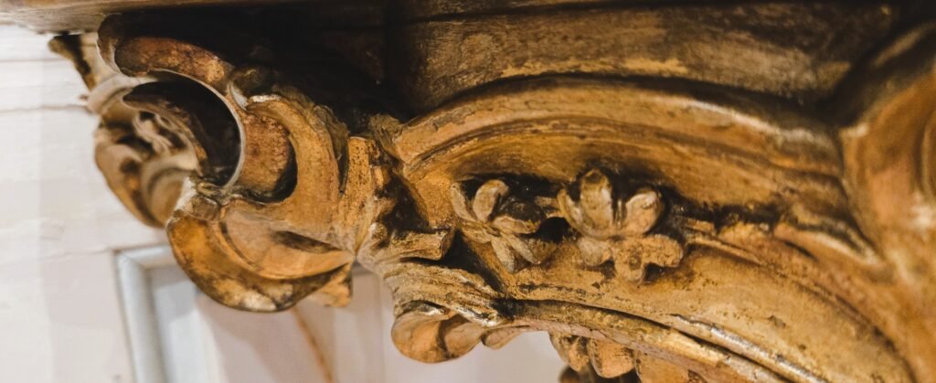 20260124 164203 Petite console murale en bois doré XVIIIème