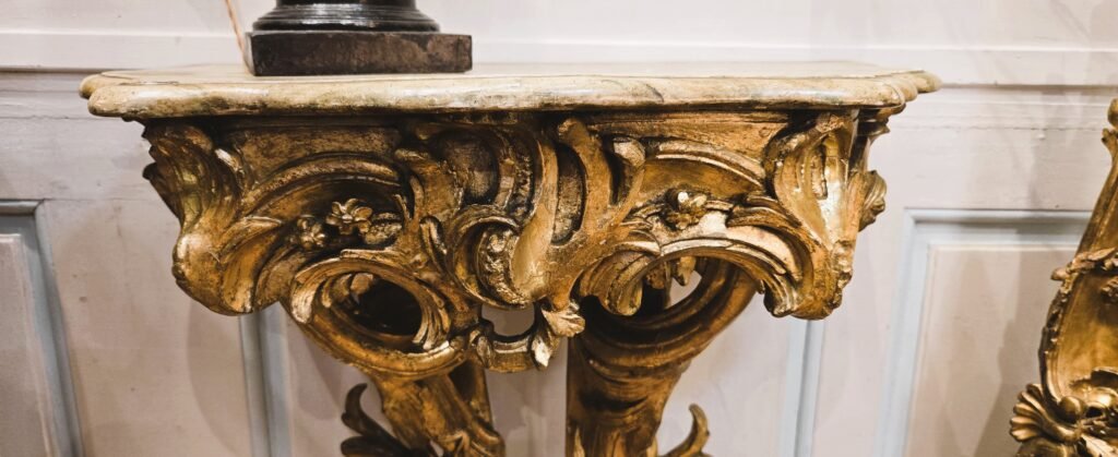 20260124 164206 Petite console murale en bois doré XVIIIème