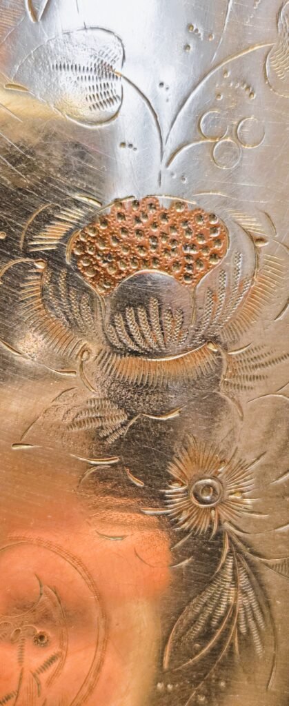 20260213 152821 Grand plateau de réception en cuivre argenté à décor de vigne – XIXᵉ siècle 20260213 152821 Grand plateau de réception en cuivre argenté à décor de vigne – XIXᵉ siècle