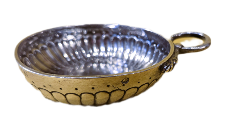 BackgroundEraser 20260312 161947220 Taste-vin en argent XVIIIème