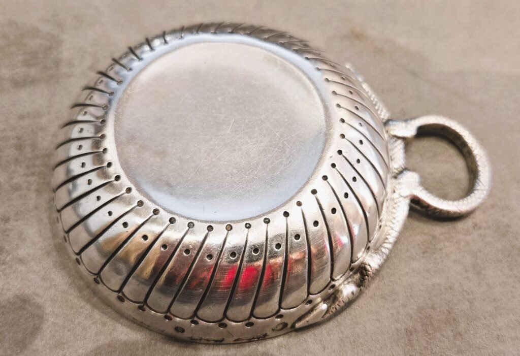 20260401 110750 Taste-vin en argent – Paris XVIIIe siècle