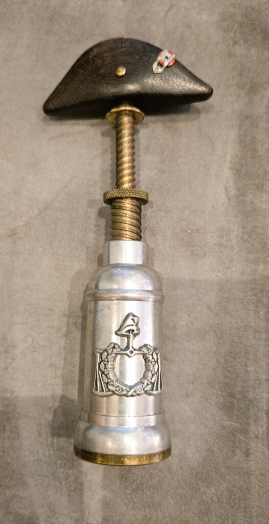 20260403 155722 Tire-bouchon à cocarde 20260403 155722 Tire-bouchon à cocarde