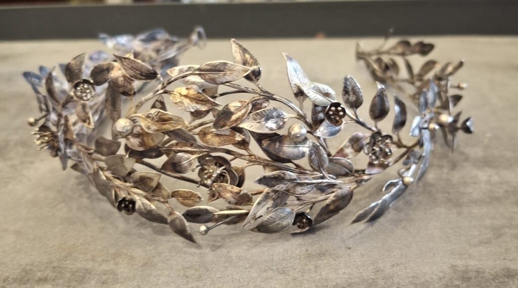 20260901 162352 Couronne de mariage autrichienne en argent 20260901 162352 Couronne de mariage autrichienne en argent