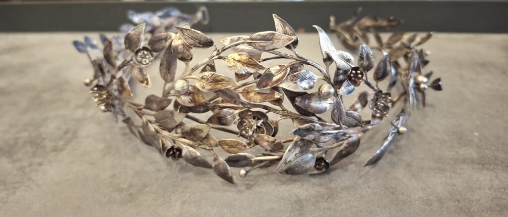 20260901 162401 Couronne de mariage autrichienne en argent 20260901 162401 Couronne de mariage autrichienne en argent